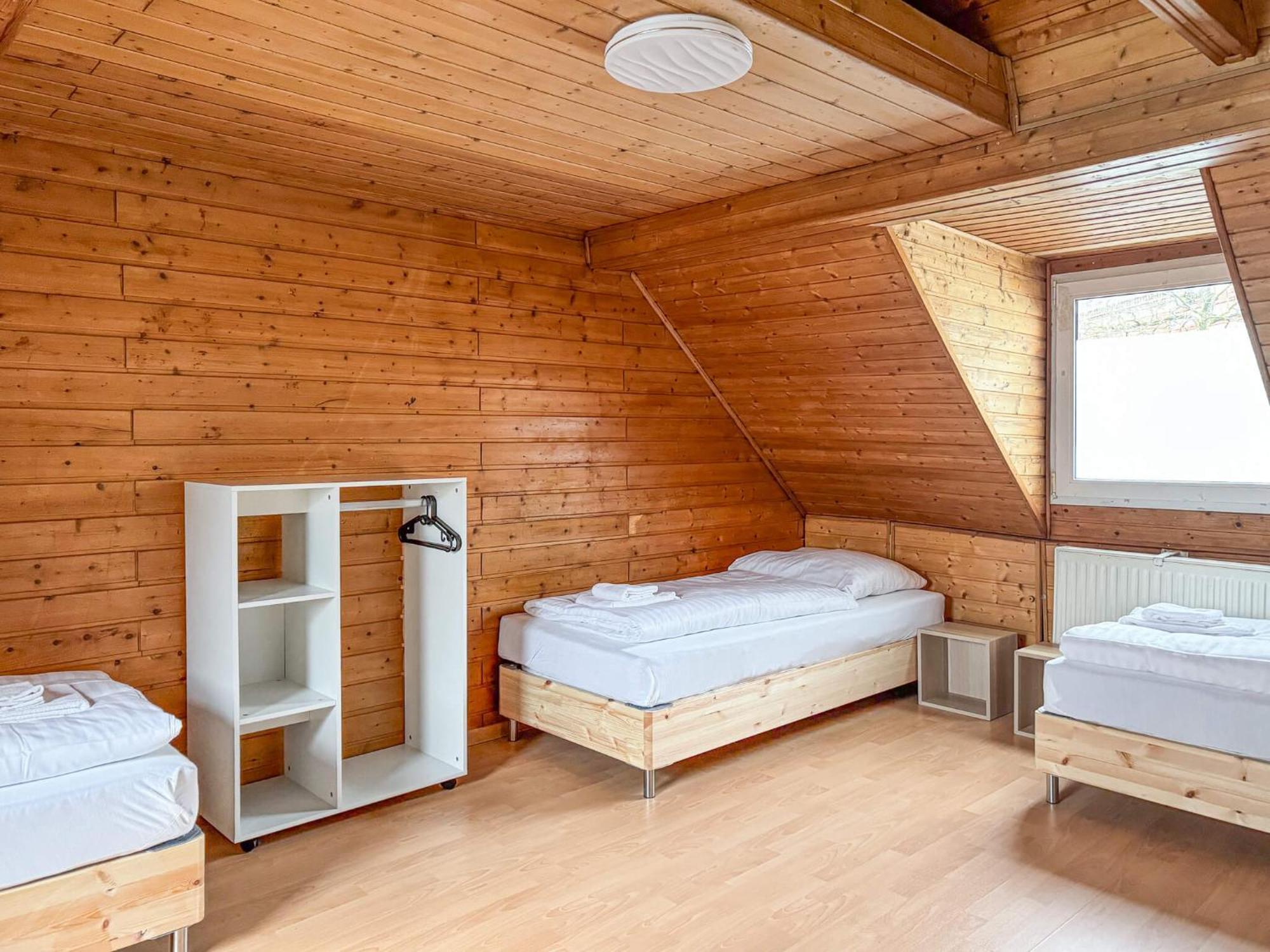 6 Detached House - Messe Fair 10min *
